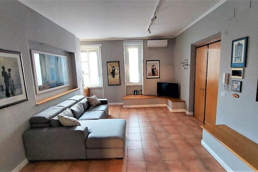 Appartement Domus Giulia & Andrea à Rome Extérieur photo
